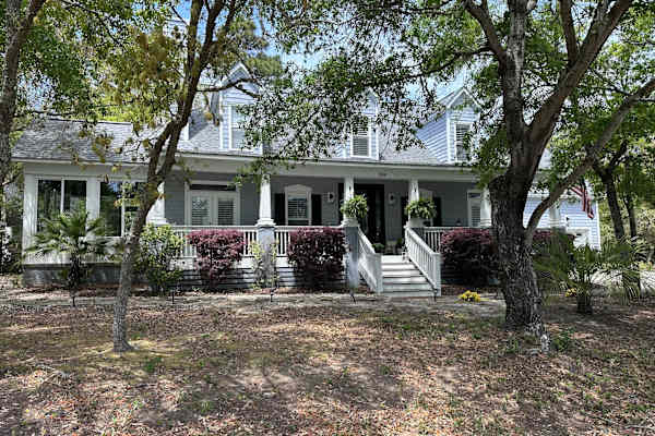 House sit in Caswell Beach, NC, US