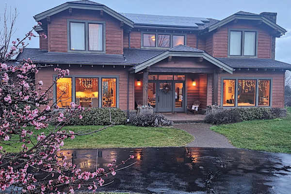 House sit in Hood River, OR, US