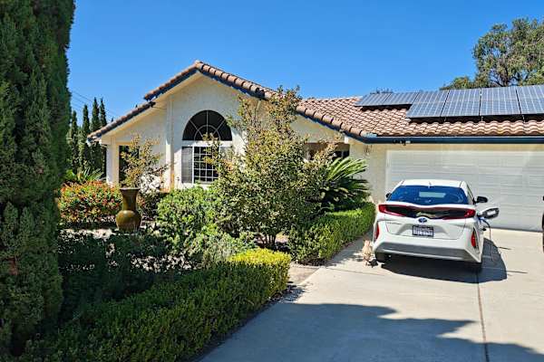 House sit in Vista, CA, US