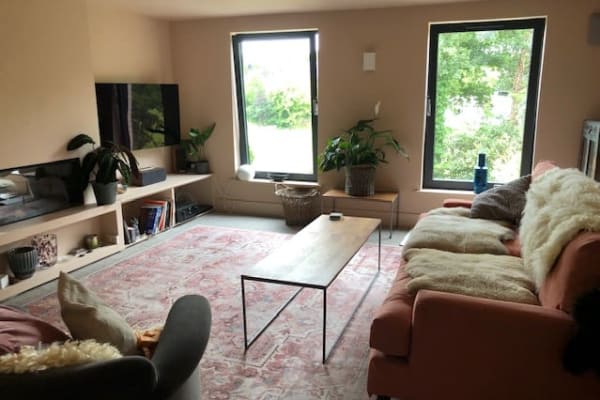 House sit in Totnes, United Kingdom