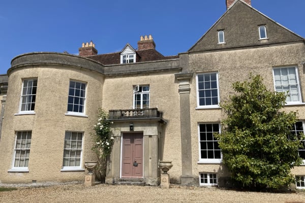 House sit in Blandford Forum, United Kingdom