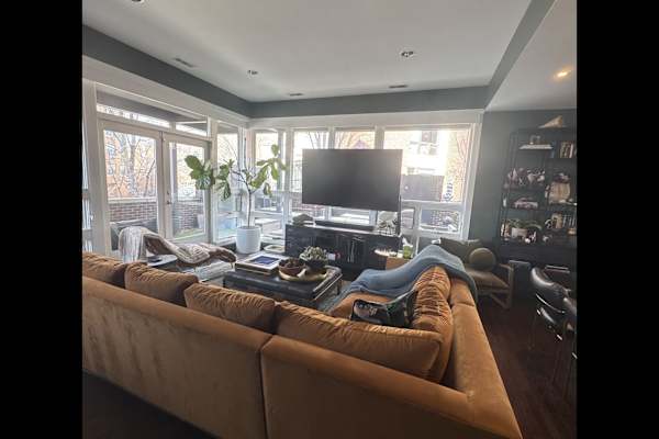 House sit in Chicago, IL, US