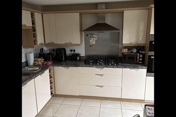 House sit in Pudsey, United Kingdom