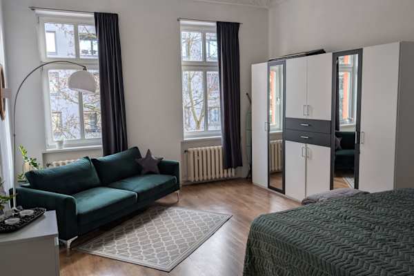 House sit in Berlin, Germany