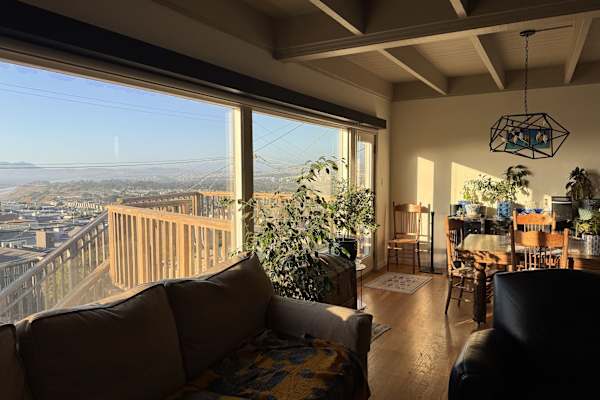 House sit in Daly City, CA, US