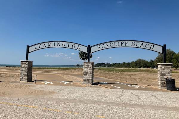 House sit in Leamington, ON, Canada