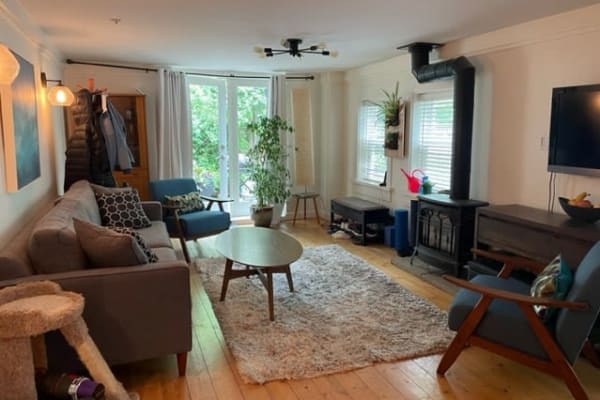 House sit in Vancouver, BC, Canada