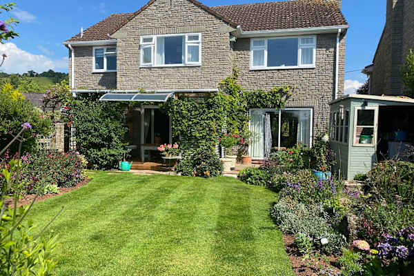 House sit in Somerton, United Kingdom