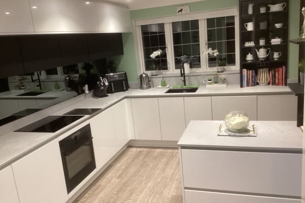 House sit in Winchester, United Kingdom