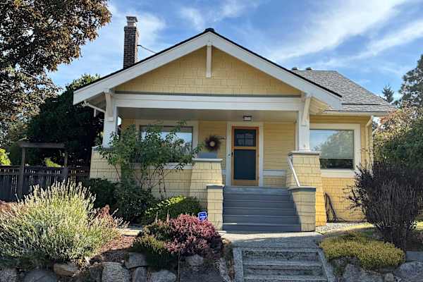 House sit in Seattle, WA, US