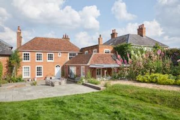 House sit in Greywell, United Kingdom