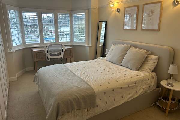 House sit in Banstead, United Kingdom