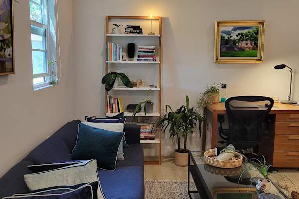 House sit in Los Angeles, CA, US