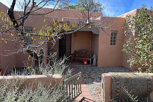 House sit in Santa Fe, NM, US