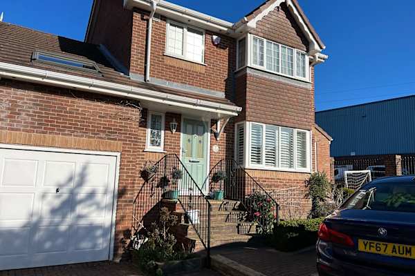 House sit in Leeds, United Kingdom