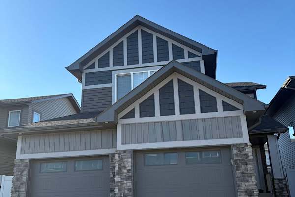 House sit in Saskatoon, SK, Canada