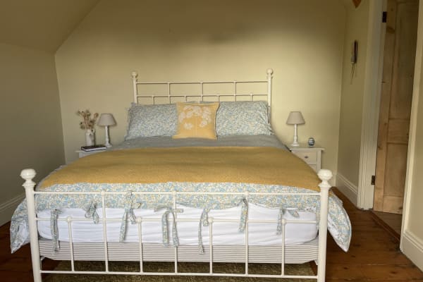 House sit in Stroud, United Kingdom