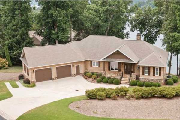 House sit in Seneca, SC, US