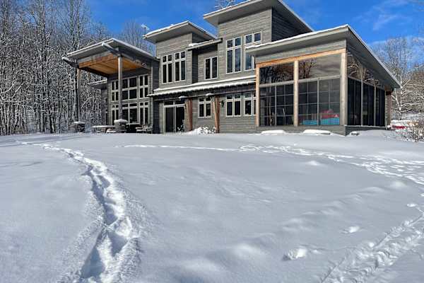 House sit in Minden, ON, Canada