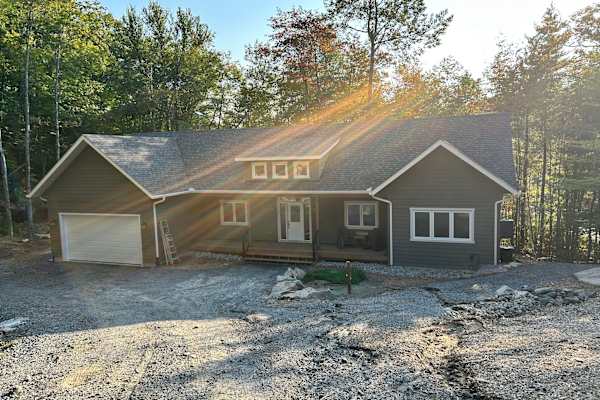 House sit in Parry Sound, ON, Canada