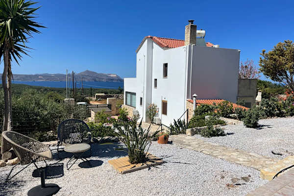 House sit in Vámos, Greece