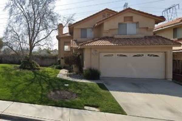 House sit in Fontana, CA, US