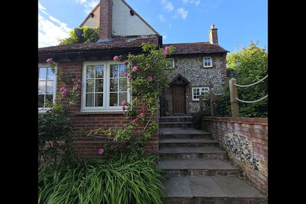 House sit in Stokenchurch, United Kingdom