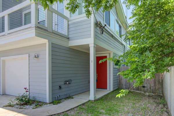 House sit in Austin, TX, US
