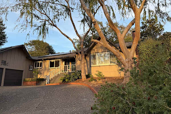 House sit in Santa Rosa, CA, US