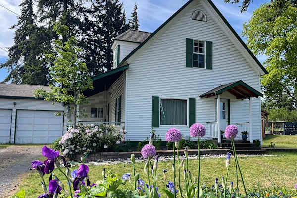 House sit in Hood River, OR, US
