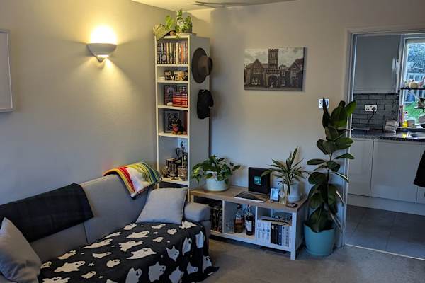 House sit in Borehamwood, United Kingdom