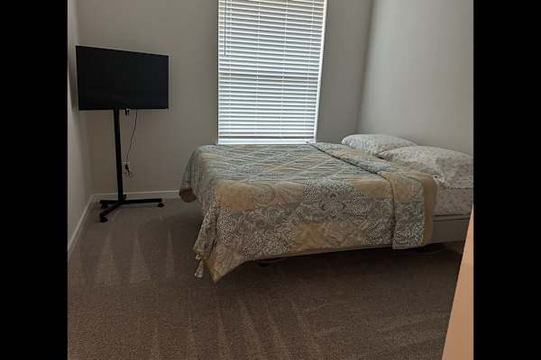 House sit in Hutto, TX, US