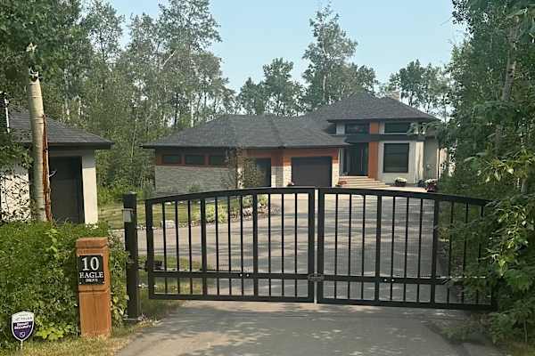 House sit in Sylvan Lake, AB, Canada
