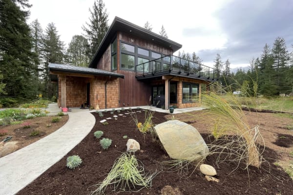 House sit in Merville, BC, Canada