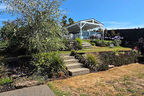 House sit in Cowes, VIC, Australia