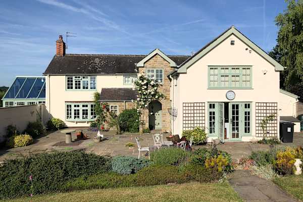 House sit in Prestbury, United Kingdom