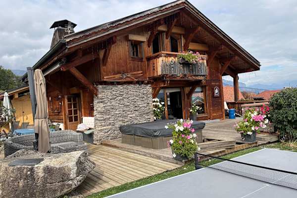 House sit in Combloux, France