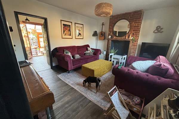 House sit in Leatherhead, United Kingdom
