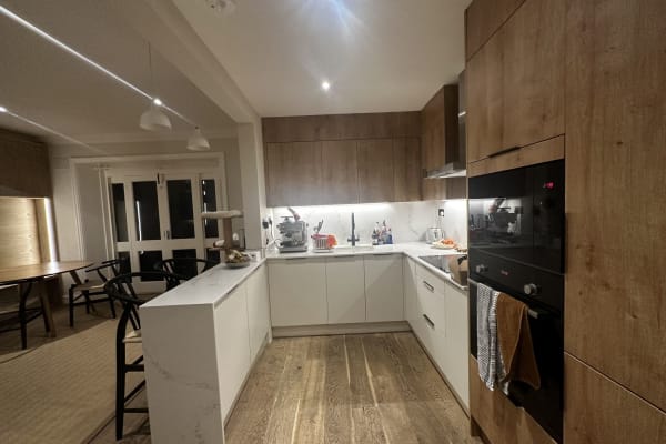 House sit in Hammersmith, United Kingdom