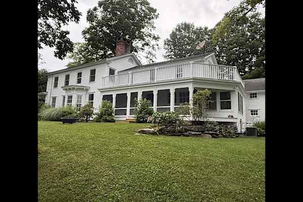 House sit in Great Barrington, MA, US