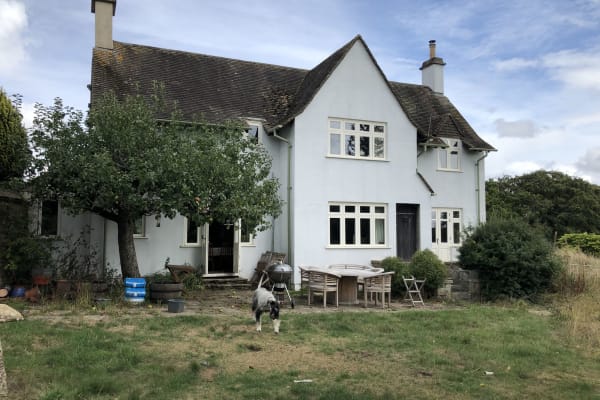House sit in Brimpsfield, United Kingdom