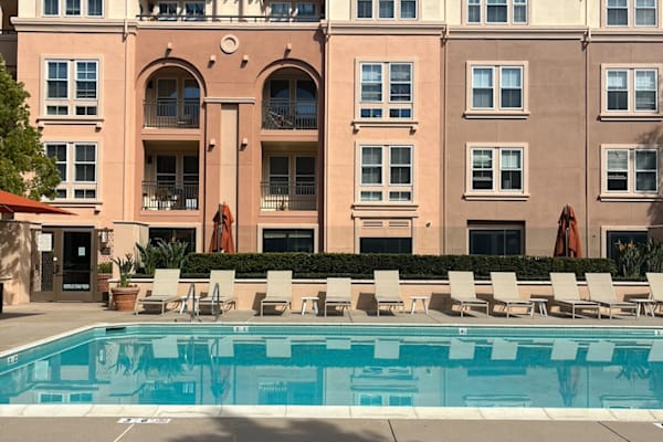 House sit in Redwood City, CA, US
