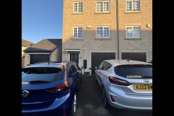 House sit in Wakefield, United Kingdom