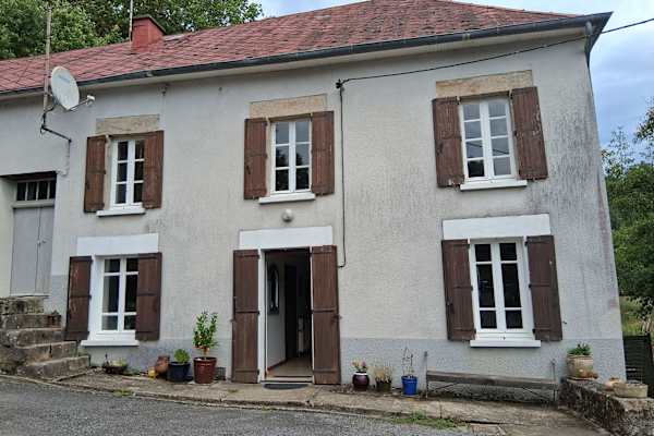 House sit in Saint-Sulpice-Laurière, France