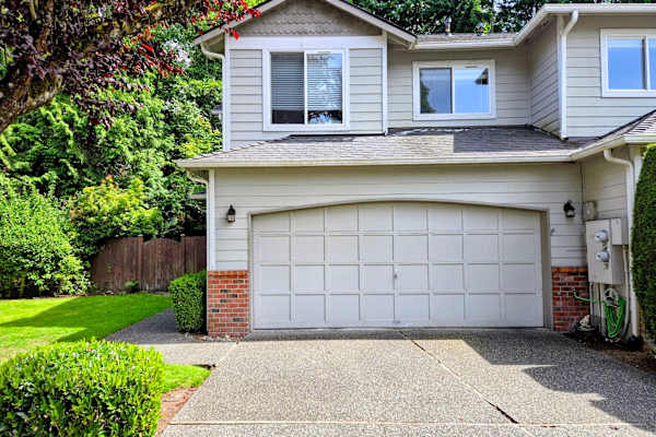 House sit in Bothell, WA, US