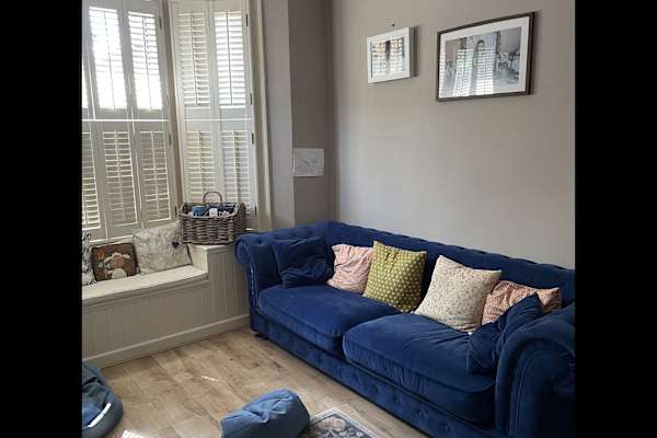 House sit in Kingston upon Thames, United Kingdom