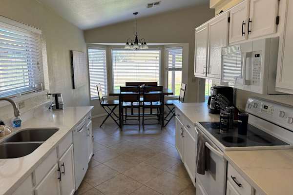 House sit in Phoenix, AZ, US