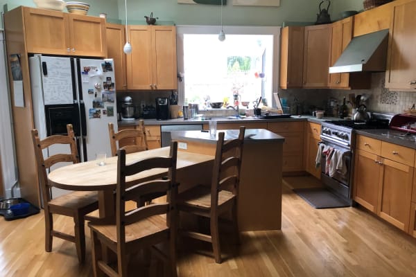 House sit in Newton Center, MA, US