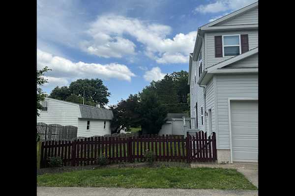House sit in Royersford, PA, US