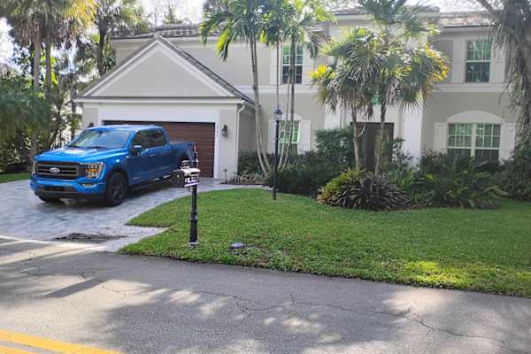House sit in Coral Springs, FL, US